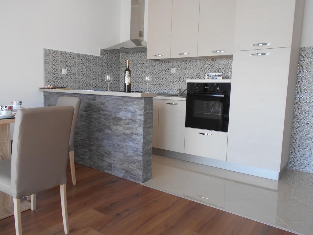 Apartment Cherry Kastela Exterior photo