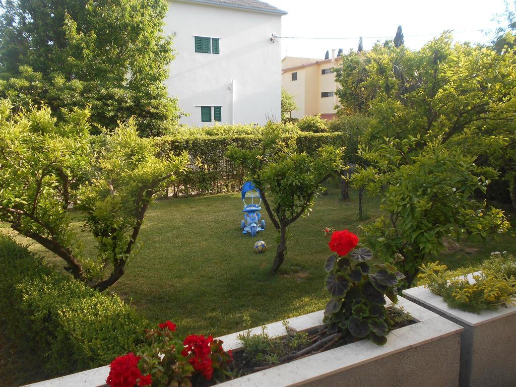 Apartment Cherry Kastela Exterior photo