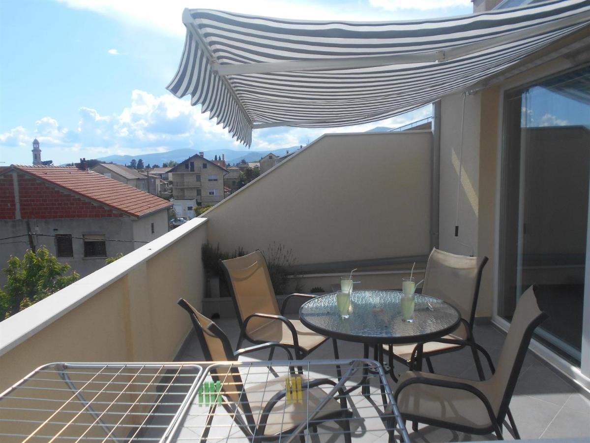 Apartment Cherry Kastela Exterior photo